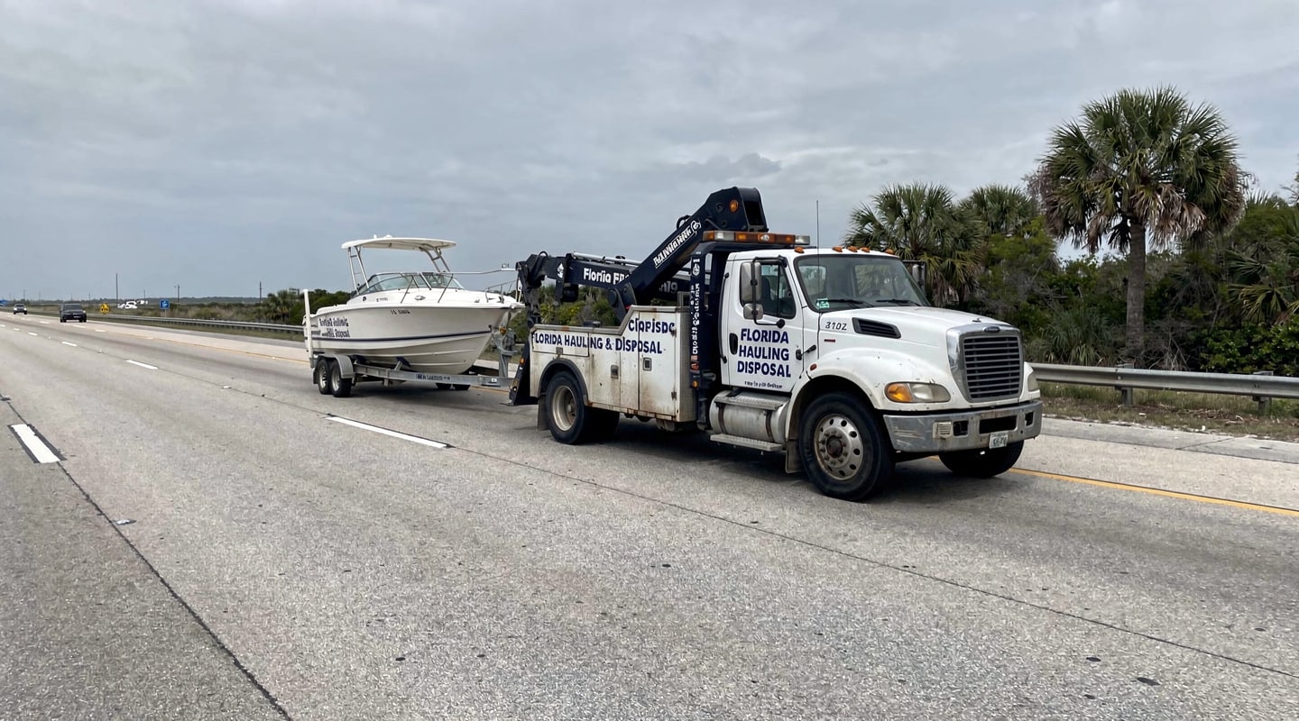 Boat towing service in Florida